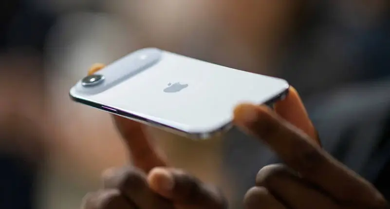 1764804319_922_مصمم-iPhone-Air-يغادر-آبل-بشكل-مفاجئ-وينضم-إلى-شركة.webp مصمم iPhone Air يغادر آبل بشكل مفاجئ وينضم إلى شركة غامضة!